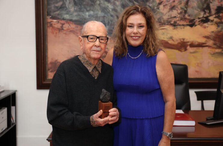 El Parlamento de Canarias reconoce la labor de los fotógrafos: Trino Garriga, entre los homenajeados